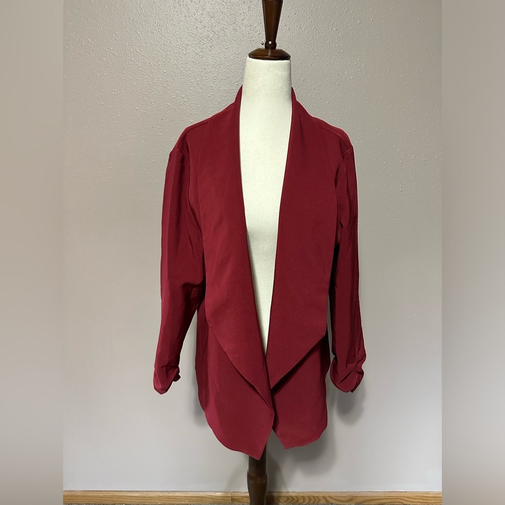 Maroon business women blazer / size 16 / in Perfect condition